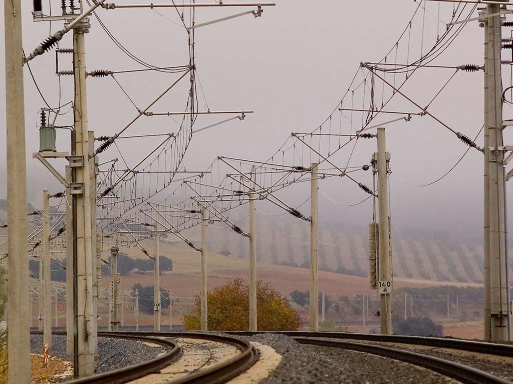 Mantenimiento de las Instalaciones de energía y líneas aéreas de contacto de las Líneas de Alta Velocidad de la Red Ferroviaria