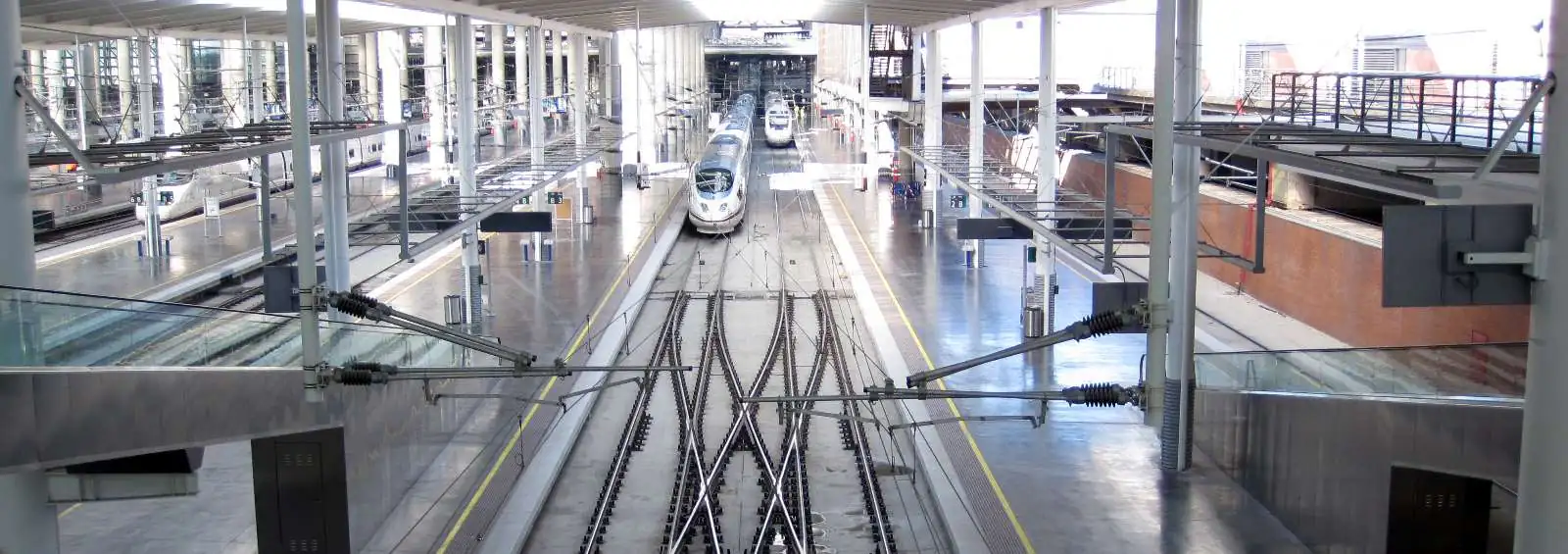 Mantenimiento de las Instalaciones de energía y líneas aéreas de contacto de las Líneas de Alta Velocidad de la Red Ferroviaria