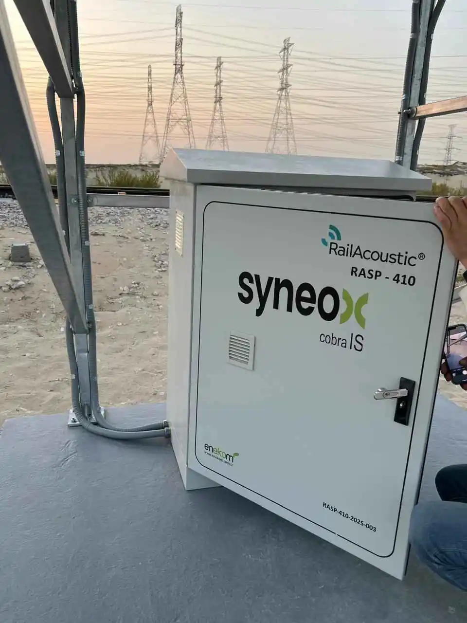 Monitorización inteligente remota de rotura y temperatura de carril.