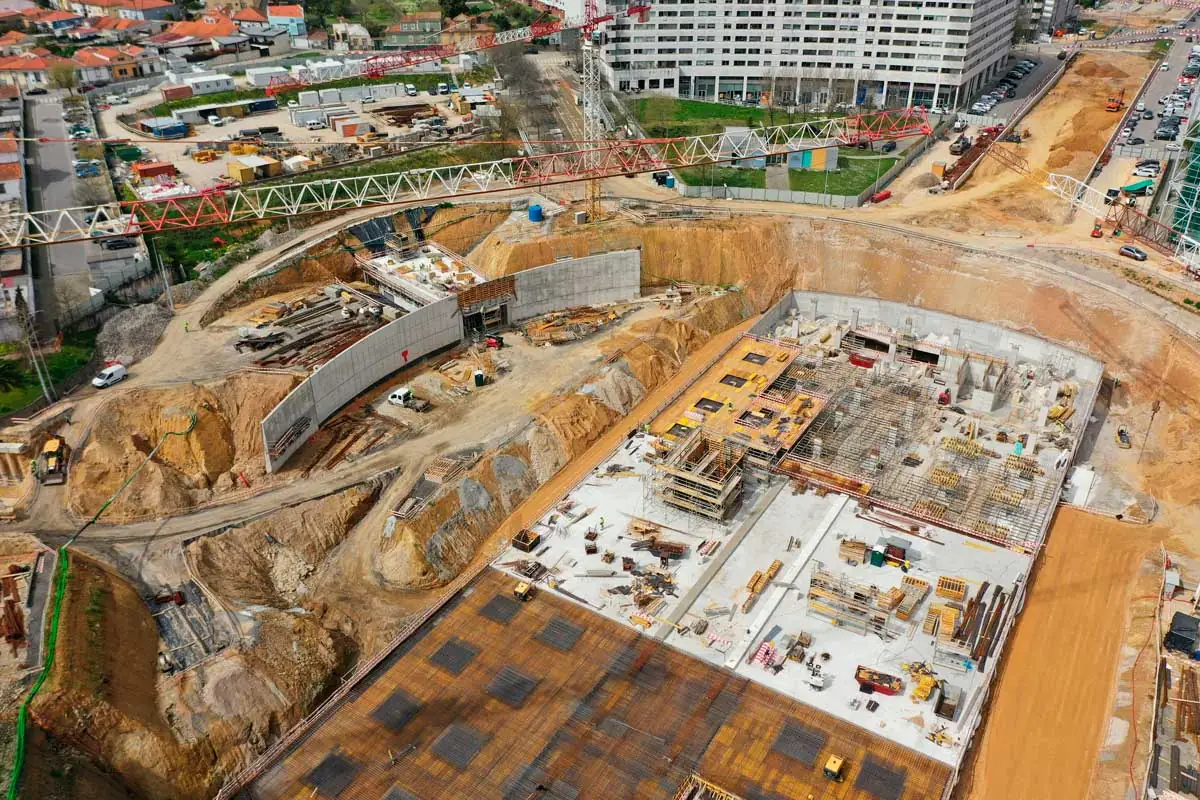 Electrificación de la nueva Línea Rubí del Metro do Porto, tramo: Casa da Música – Santo Ovídio.